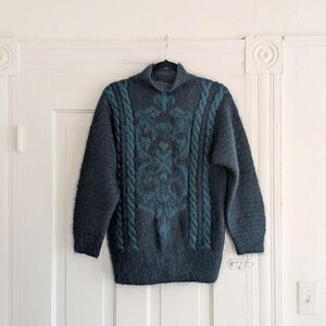 Men's Gray and Blue Sweater